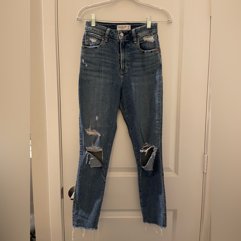 ABERCROMBIE & FITCH The Super Skinny Ankle High Rise